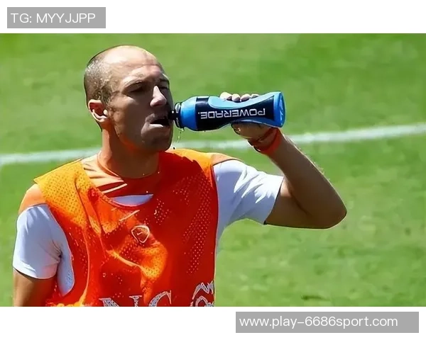 足球饮品的魅力与健康价值探讨助力运动员表现提升 足球饮品的魅力与健康价值探讨助力运动员表现提升